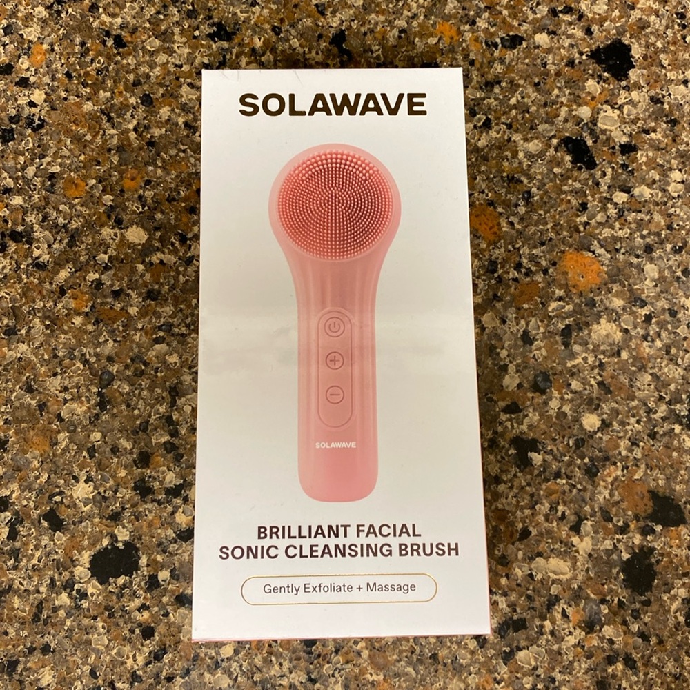 NWT Solawave Brilliant facial sonic cleansing brush